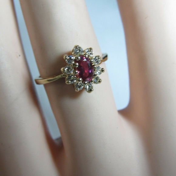 QUALITY VINTAGE 14K SOLD GOLD RING WITH NATURAL RUBY AND DIAMONDS - Picture 5 of 5